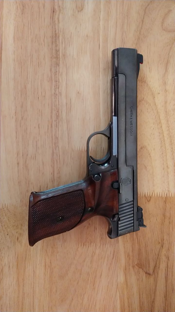 Pistool Smith & Wesson